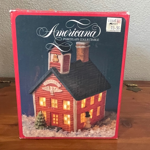 Vintage Americana Porcelain Collectable Village Lighted Schoolhouse - Picture 12 of 13